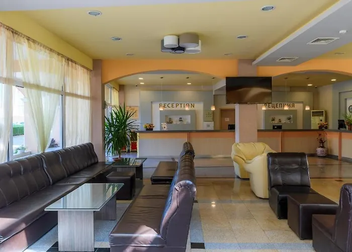 Midia Family Апартамент Ахелой