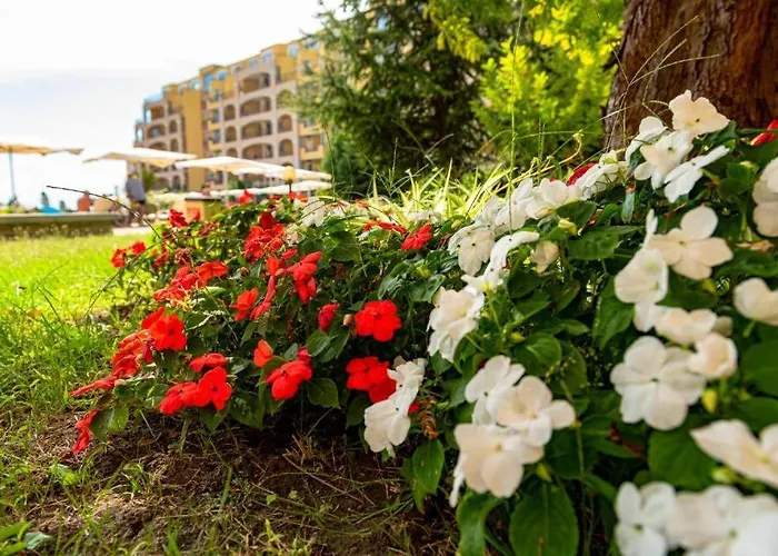 Апартамент Midia Family Ахелой