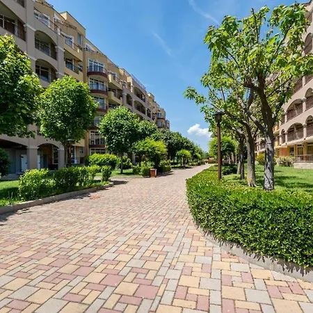 Апартаменты Midia Family