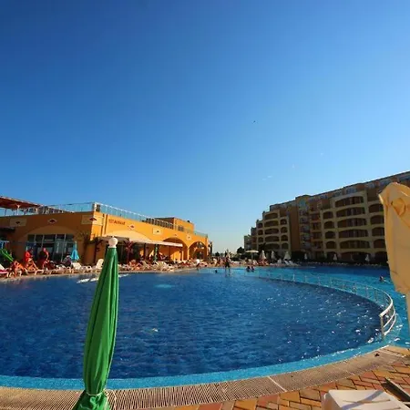 Апартаменты Midia Family Ахелой