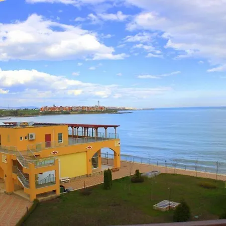 Midia Family Апартаменты Ахелой