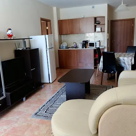 Daire Midia Family